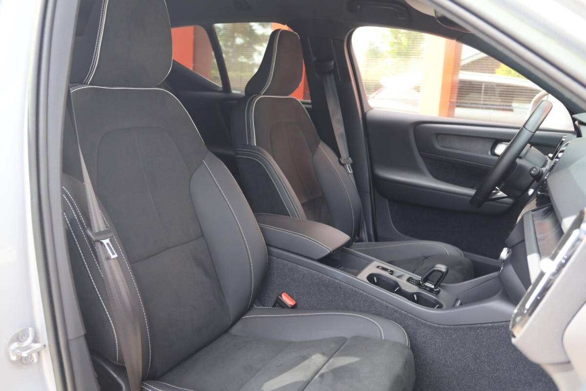 Volvo XC40 Volvo XC40 T4 Recharge Core Bright | Stoelverwarming | Trekhaak | Parkeercamera  | Keyless