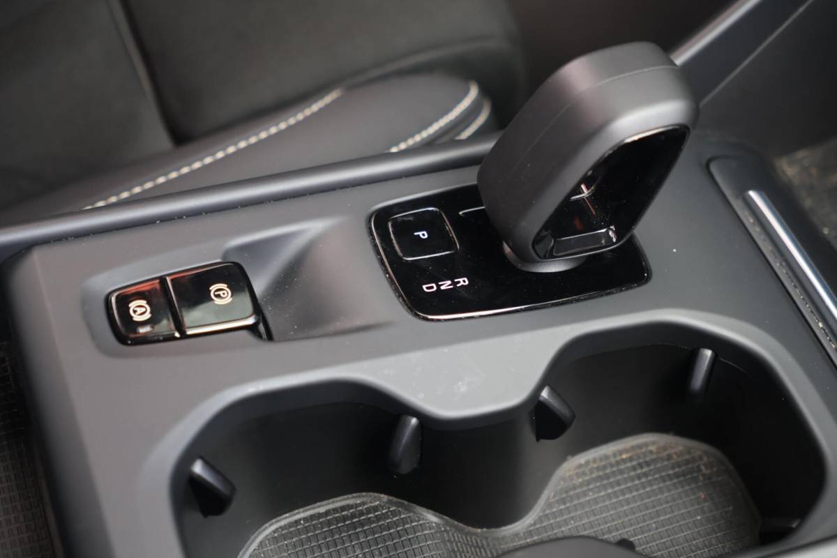 Volvo XC40 Volvo XC40 T4 Recharge Core Bright | Stoelverwarming | Trekhaak | Parkeercamera  | Keyless