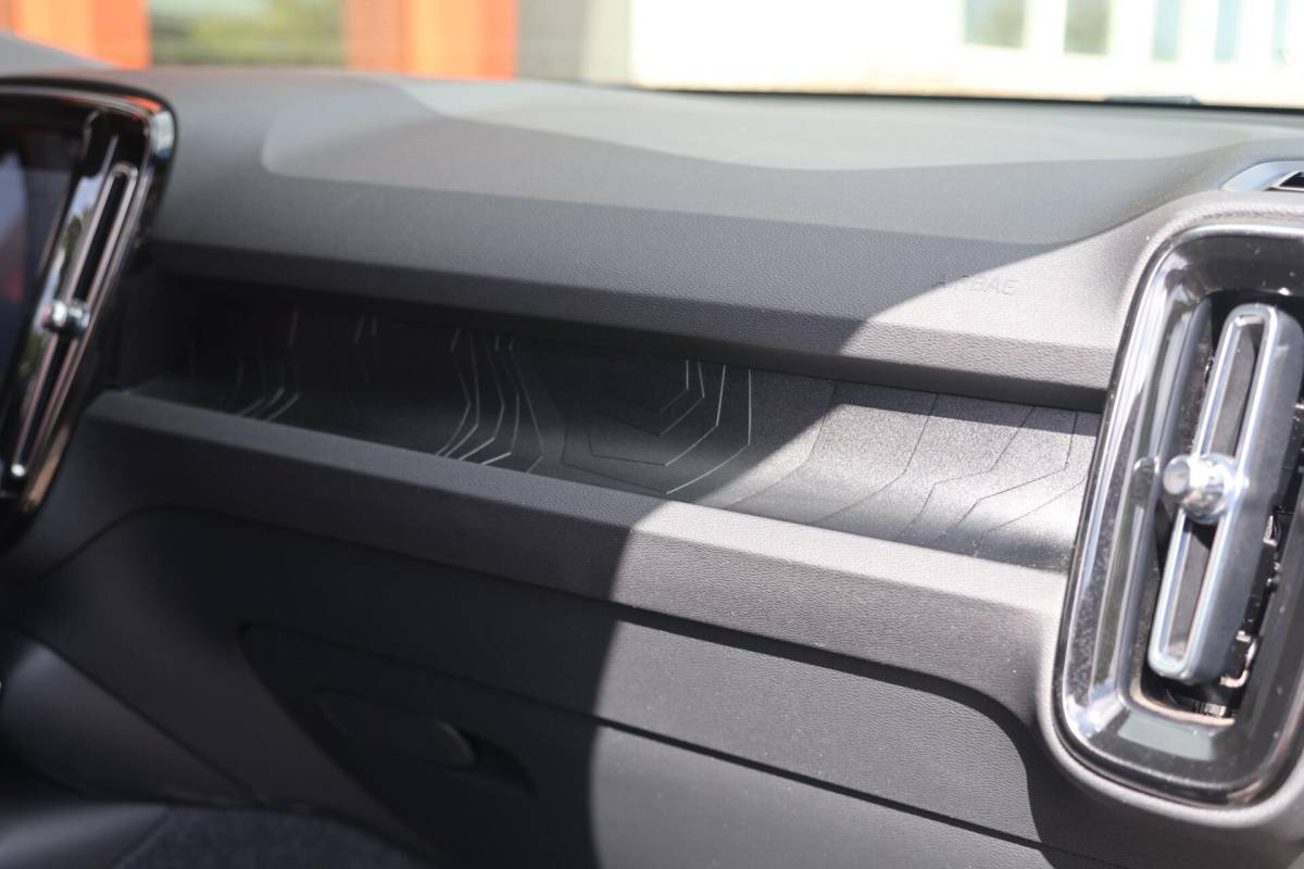 Volvo XC40 Volvo XC40 T4 Recharge Core Bright | Stoelverwarming | Trekhaak | Parkeercamera  | Keyless