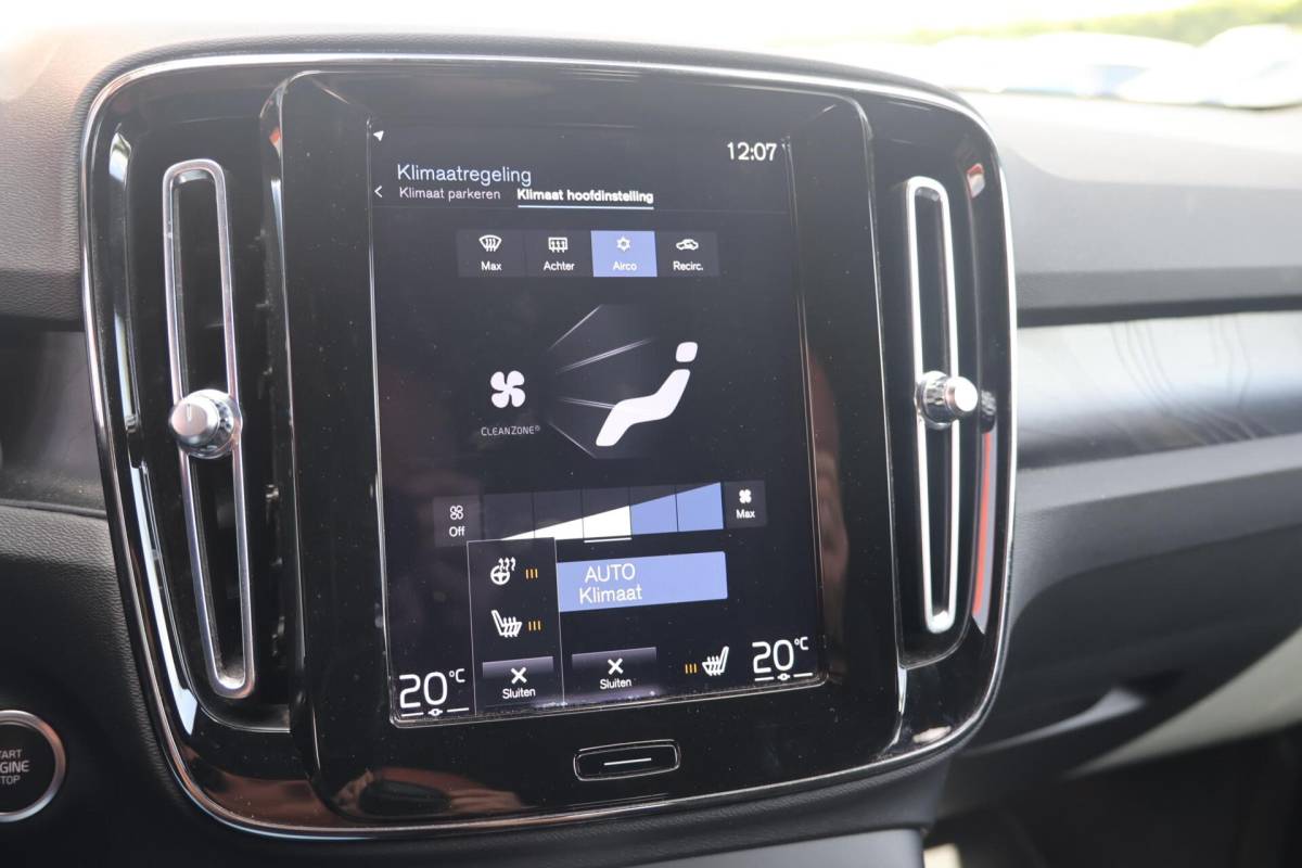 Volvo XC40 Volvo XC40 T4 Recharge Core Bright | Stoelverwarming | Trekhaak | Parkeercamera  | Keyless