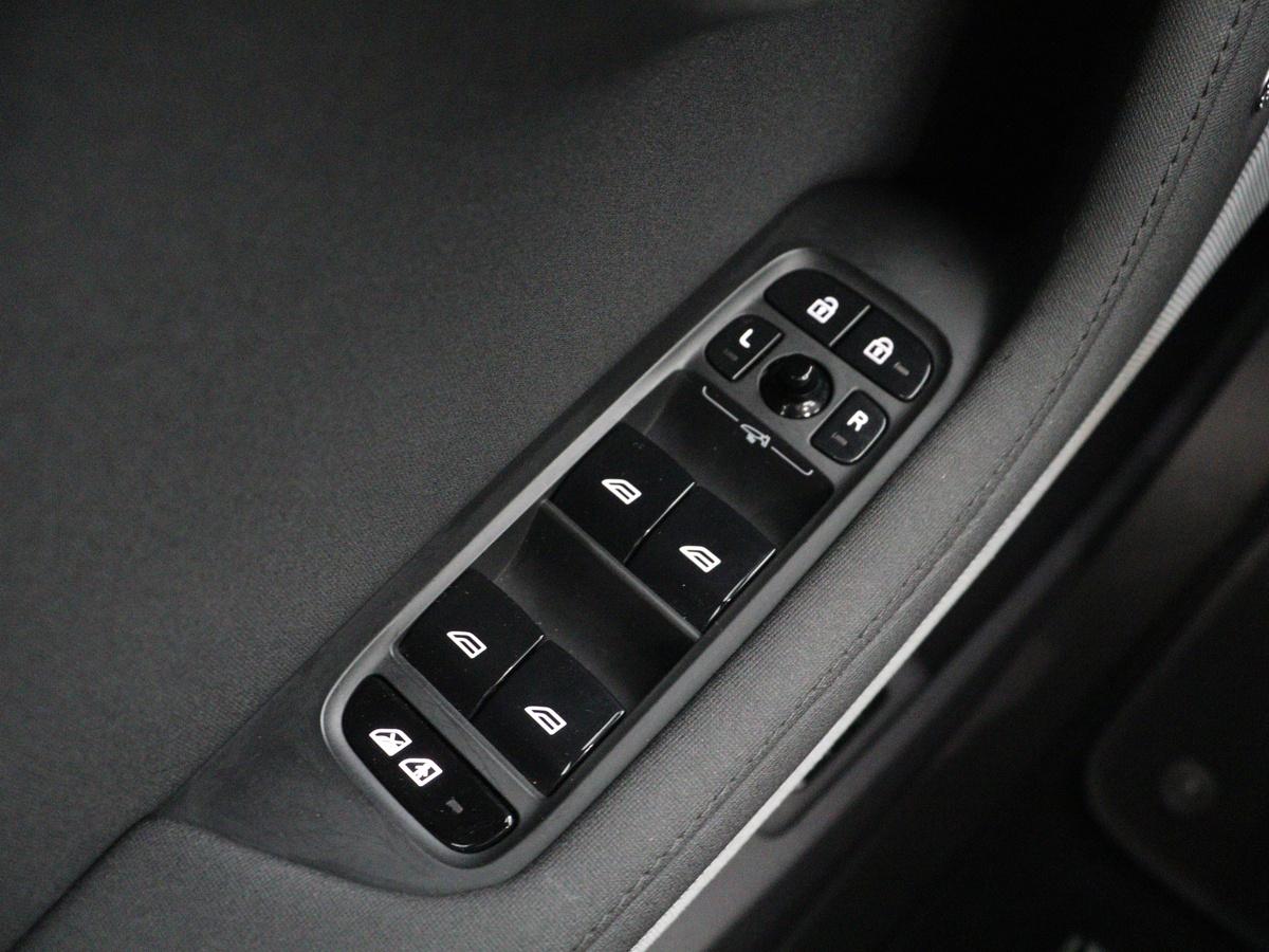 Polestar 2 Polestar 2 Long Range Dual Motor Launch Edition 78kWh | SOH 92,9% | Panoramadak | Memory | Harman/Kardon | Adaptive cruise | Lane assist | Stuur/stoel verwarming | Carplay | 360 camera | Park assist