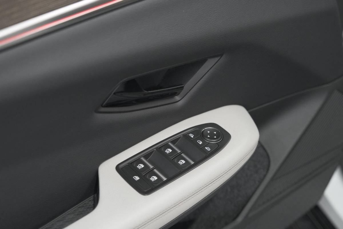 Renault Megane E-Tech Renault Megane E-Tech EV60 Optimum Charge Iconic | 360 Camera | Harman Kardon | Stoelmassage | Dodehoekdetectie | SOH 93,1%