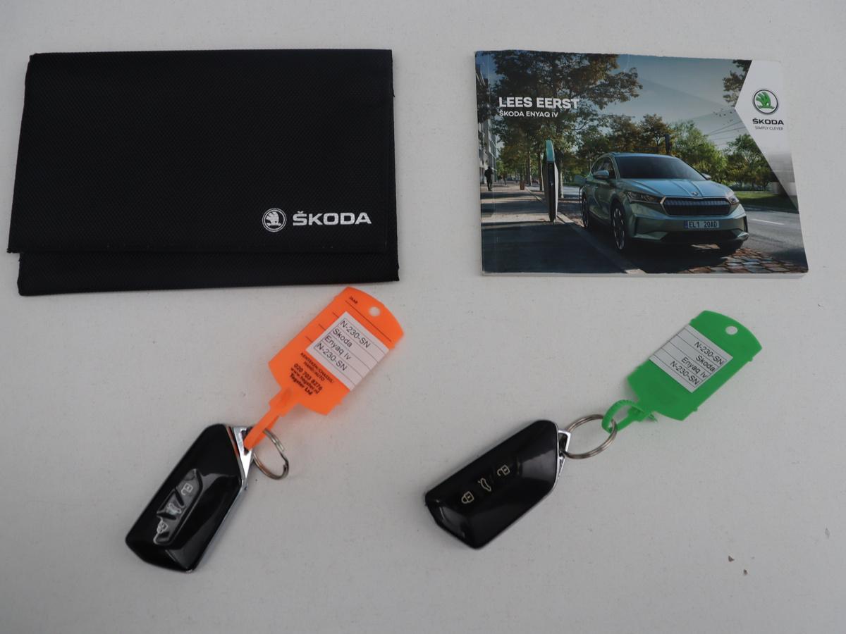 Škoda Enyaq iV Skoda Enyaq iV 60 | SOH 93,0% | Half leder | Cruise control |  Carplay | Climate control | Lane assist | Park assist | Trekhaak | Sfeerverlichting | Navigatie | Bluetooth