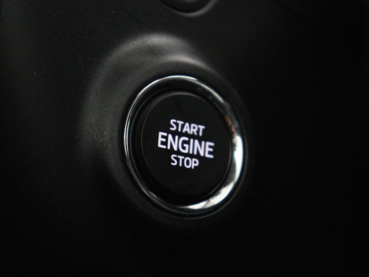 Škoda Enyaq iV Skoda Enyaq iV 60 | SOH 93,0% | Half leder | Cruise control |  Carplay | Climate control | Lane assist | Park assist | Trekhaak | Sfeerverlichting | Navigatie | Bluetooth