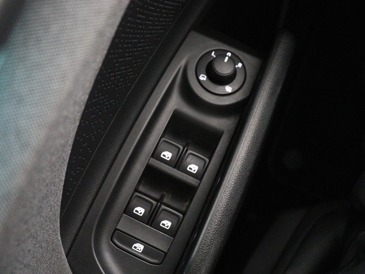 Škoda Enyaq iV Skoda Enyaq iV 60 | SOH 93,0% | Half leder | Cruise control |  Carplay | Climate control | Lane assist | Park assist | Trekhaak | Sfeerverlichting | Navigatie | Bluetooth