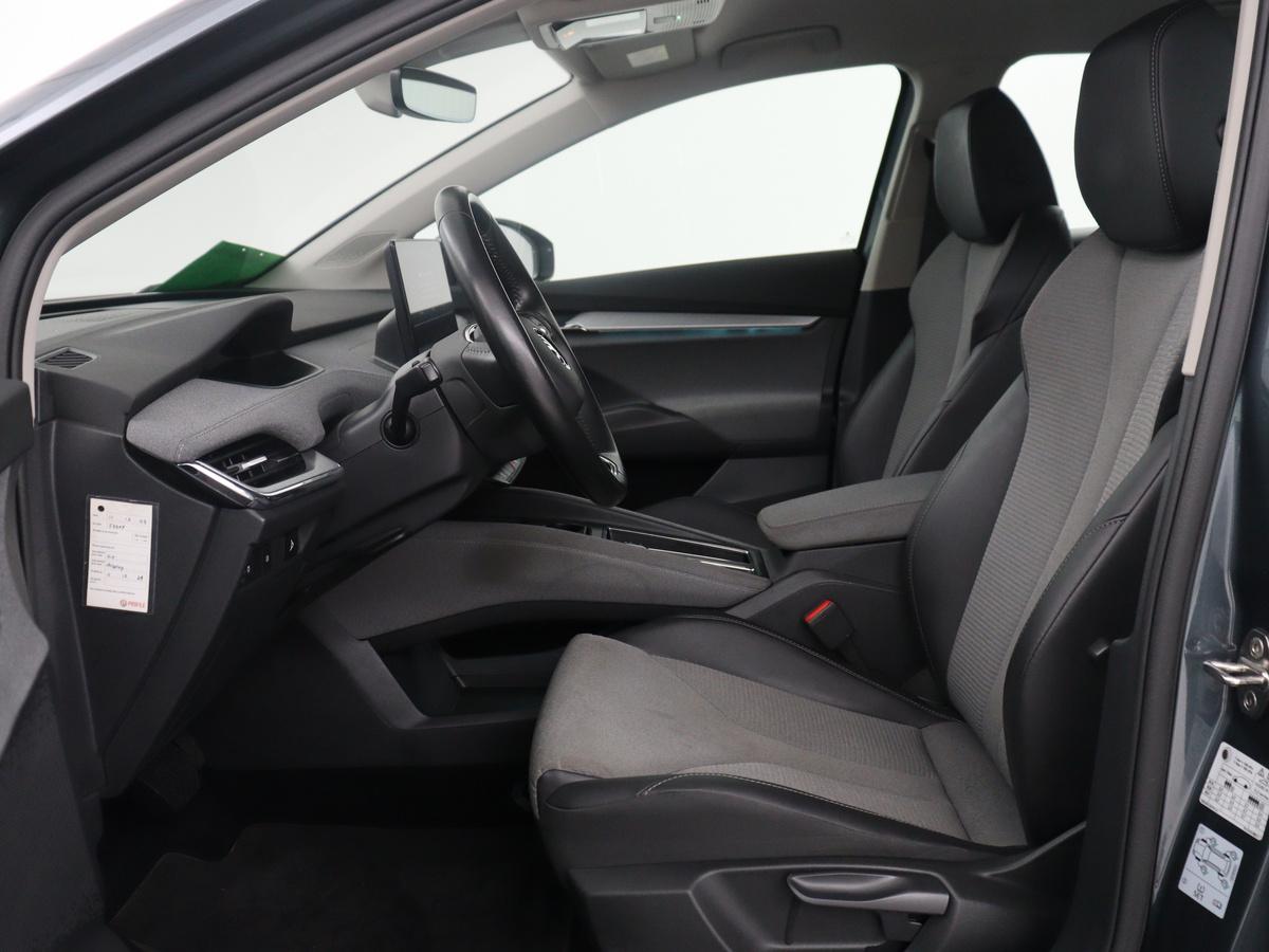 Škoda Enyaq iV Skoda Enyaq iV 60 | SOH 93,0% | Half leder | Cruise control |  Carplay | Climate control | Lane assist | Park assist | Trekhaak | Sfeerverlichting | Navigatie | Bluetooth