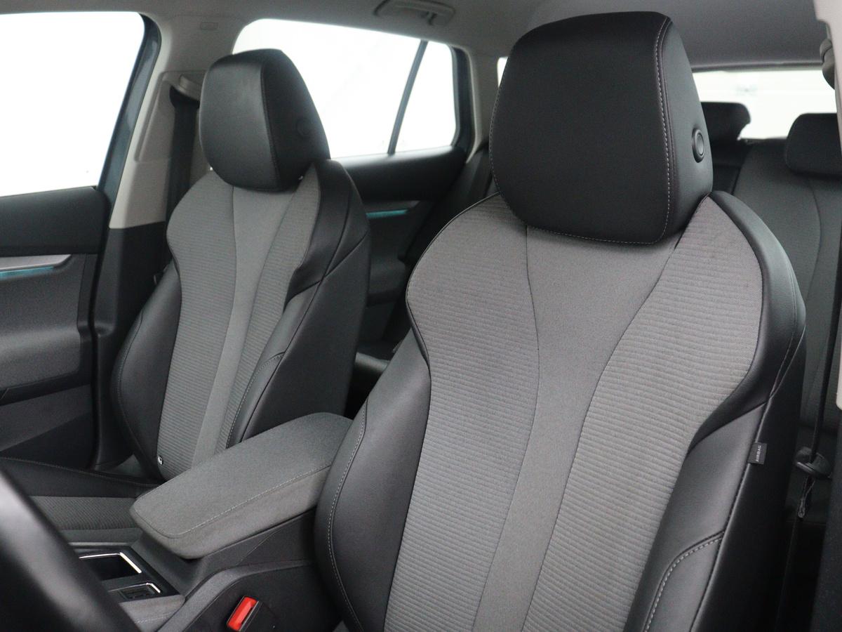 Škoda Enyaq iV Skoda Enyaq iV 60 | SOH 93,0% | Half leder | Cruise control |  Carplay | Climate control | Lane assist | Park assist | Trekhaak | Sfeerverlichting | Navigatie | Bluetooth