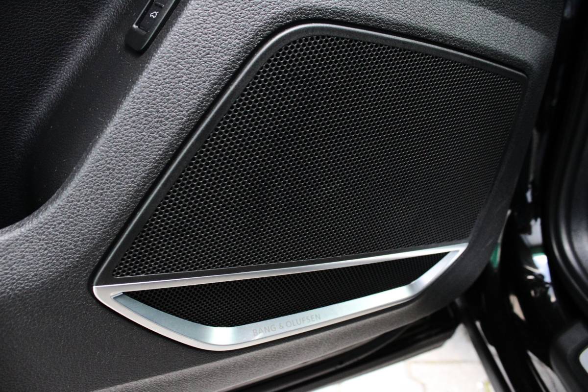 Audi Q3 Audi Q3 Sportback 35 TFSI S EDITION | S LINE | B&O | CAMERA | LED-MATRIX | VIRTUAL | STANDKACHEL | TREKHAAK | 20” | 1E EIG!