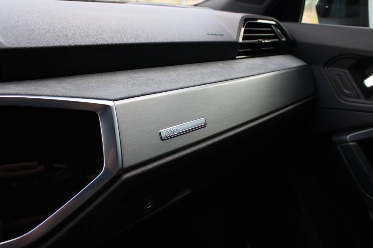 Audi Q3 Audi Q3 Sportback 35 TFSI S EDITION | S LINE | B&O | CAMERA | LED-MATRIX | VIRTUAL | STANDKACHEL | TREKHAAK | 20” | 1E EIG!