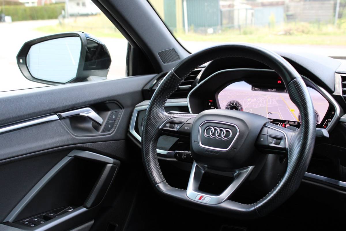 Audi Q3 Audi Q3 Sportback 35 TFSI S EDITION | S LINE | B&O | CAMERA | LED-MATRIX | VIRTUAL | STANDKACHEL | TREKHAAK | 20” | 1E EIG!