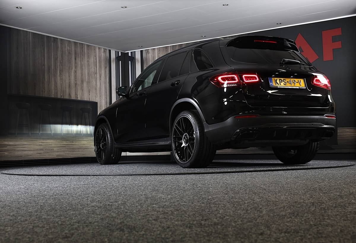 Mercedes-Benz GLC Mercedes-Benz GLC-klasse 300e 4MATIC AMG 63 Look / Head Up / Memory / Open Pano / 360 Camera / Cc / Lane Assist / Led / 20 Inch