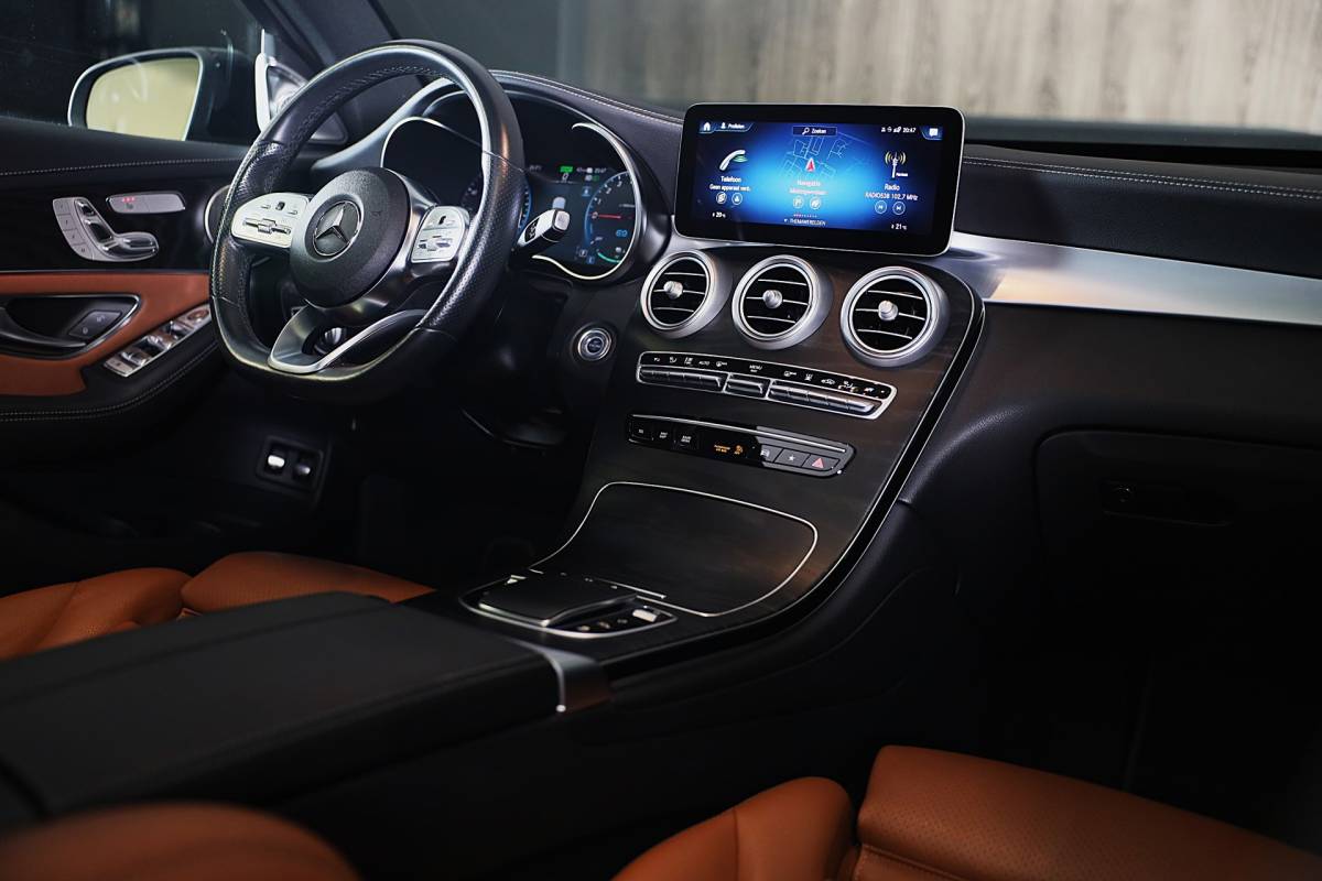 Mercedes-Benz GLC Mercedes-Benz GLC-klasse 300e 4MATIC AMG 63 Look / Head Up / Memory / Open Pano / 360 Camera / Cc / Lane Assist / Led / 20 Inch