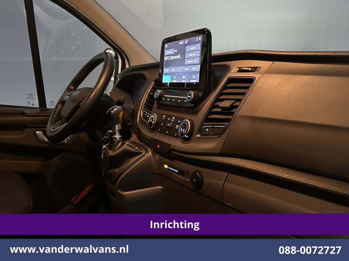 Ford Transit Custom Ford Transit Custom 2.0 TDCI 130pk L2H1 Inrichting Euro6 Airco | Omvormer | Camera | LED | Android Auto | Cruisecontrol | 2800kg Trekhaak Verwarmde voorruit, Stoelverwarming, Parkeersensoren, Bijrijdersbank, Dakdragers