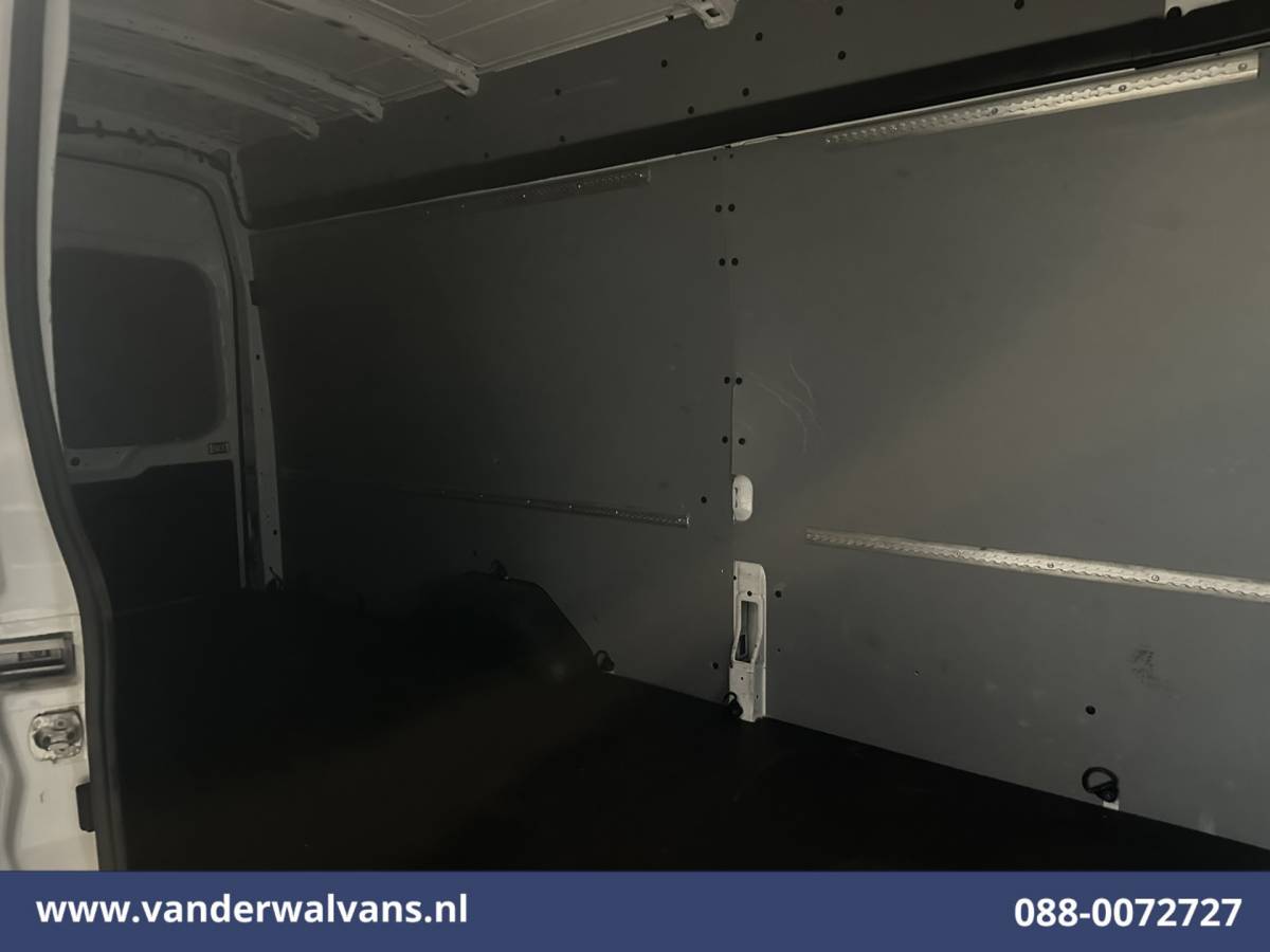 Ford Transit Ford Transit 2.0 TDCI 170pk L4H3 Jumbo Euro6 Airco | Camera | Apple Carplay | Adaptieve Cruisecontrol Android Auto, Verwarmde voorruit, Parkeersensoren, Bijrijdersbank, 3500kg trekvermogen