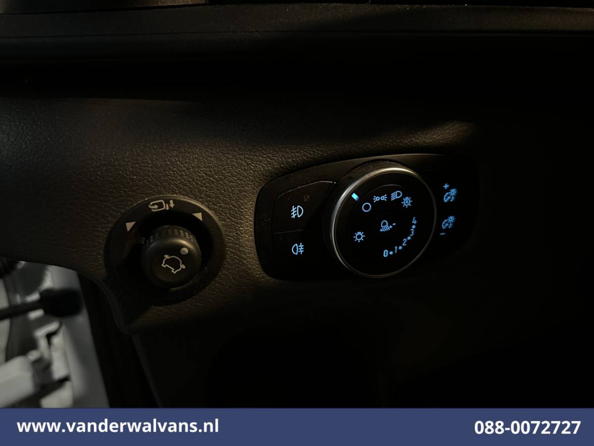 Ford Transit Ford Transit 2.0 TDCI 170pk L4H3 Jumbo Euro6 Airco | Camera | Apple Carplay | Adaptieve Cruisecontrol Android Auto, Verwarmde voorruit, Parkeersensoren, Bijrijdersbank, 3500kg trekvermogen