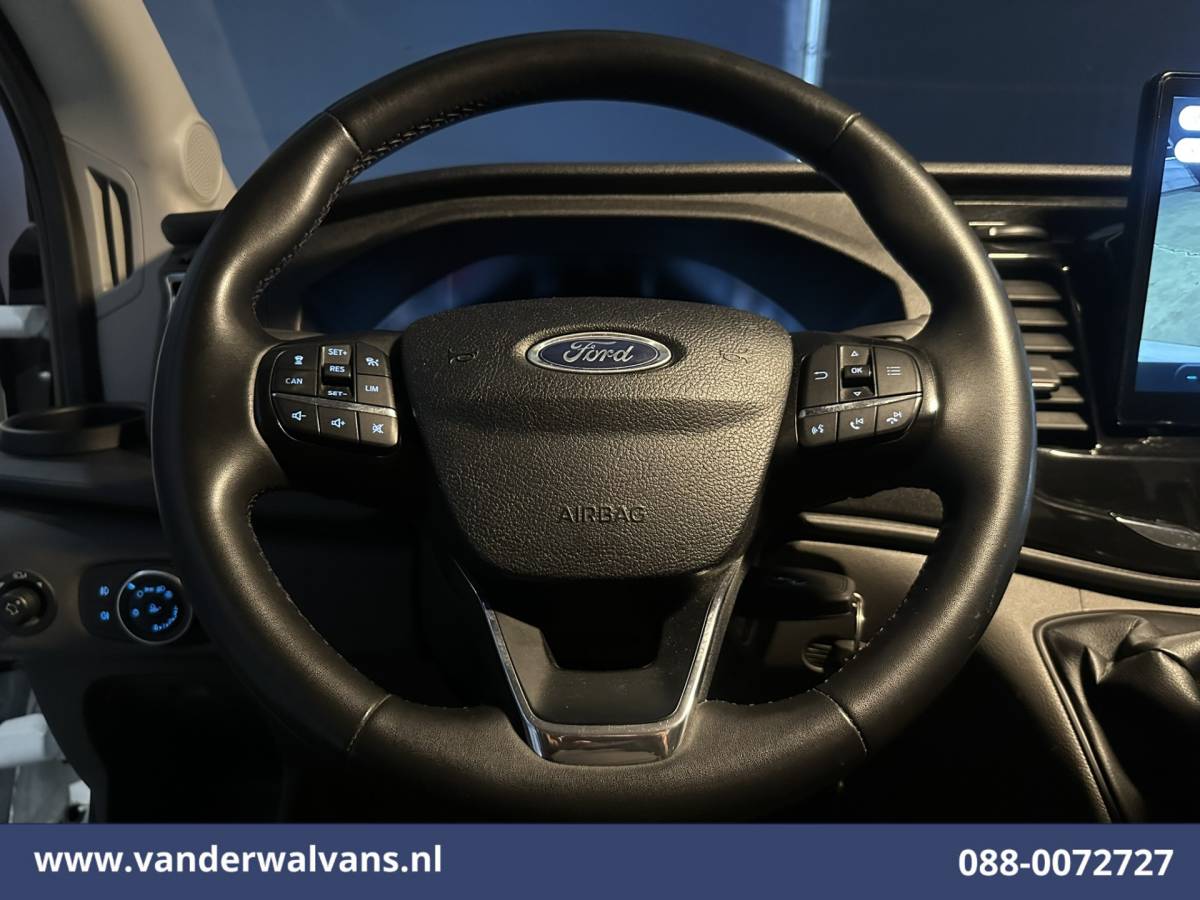 Ford Transit Ford Transit 2.0 TDCI 170pk L4H3 Jumbo Euro6 Airco | Camera | Apple Carplay | Adaptieve Cruisecontrol Android Auto, Verwarmde voorruit, Parkeersensoren, Bijrijdersbank, 3500kg trekvermogen