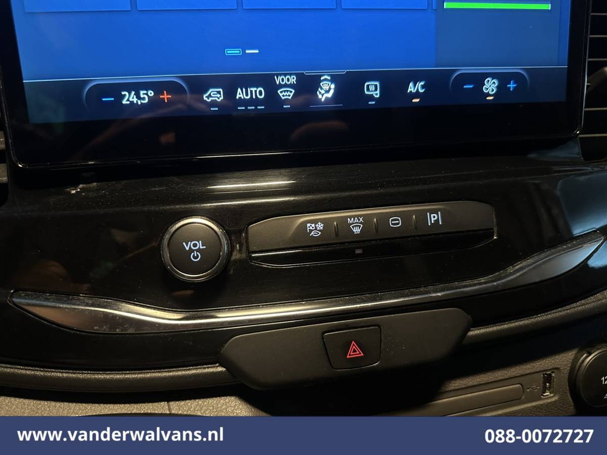Ford Transit Ford Transit 2.0 TDCI 170pk L4H3 Jumbo Euro6 Airco | Camera | Apple Carplay | Adaptieve Cruisecontrol Android Auto, Verwarmde voorruit, Parkeersensoren, Bijrijdersbank, 3500kg trekvermogen