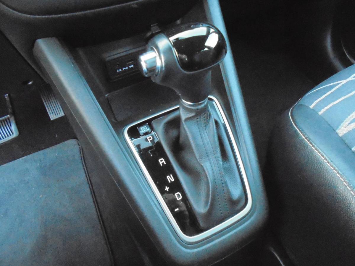 Kia Venga Kia Venga 1.6i AUTOMAAT HOGE INSTAP NAVI – CAMERA ENZ