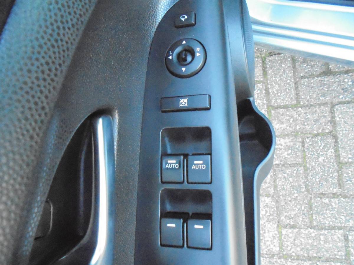 Kia Venga Kia Venga 1.6i AUTOMAAT HOGE INSTAP NAVI – CAMERA ENZ