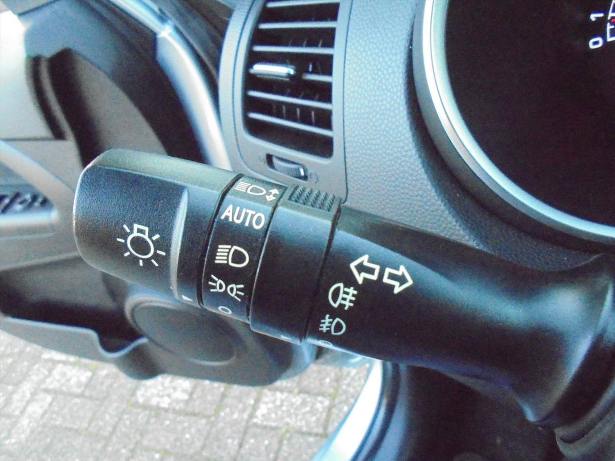 Kia Venga Kia Venga 1.6i AUTOMAAT HOGE INSTAP NAVI – CAMERA ENZ