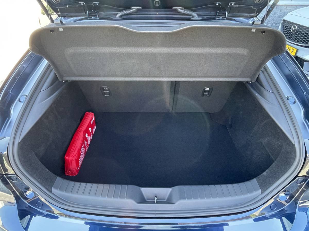 Mazda 3 Mazda 3 2.5 e-SkyActiv-G M Hybrid 140 Automaat Takumi | LEDER | BOSE | 360 CAMERA |