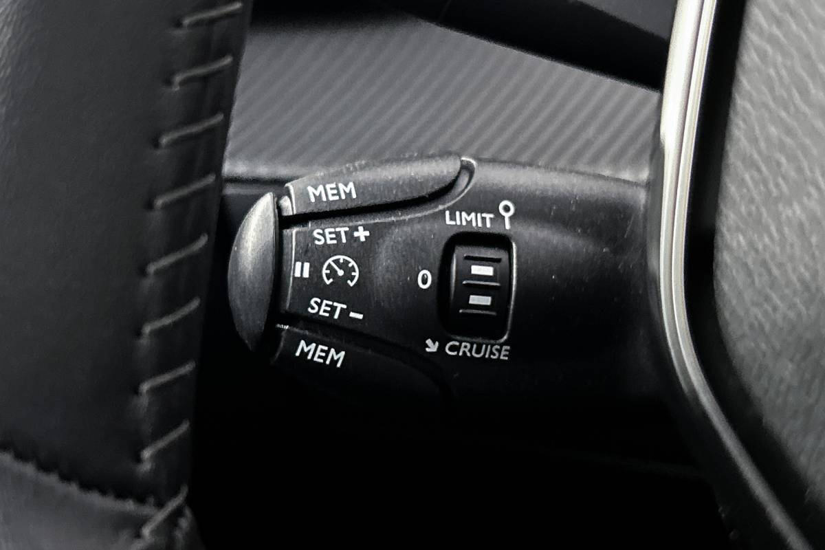 Peugeot e-208 Peugeot e-208 EV  Active 50 kWh | Apple Carplay | Cruise control | Airco