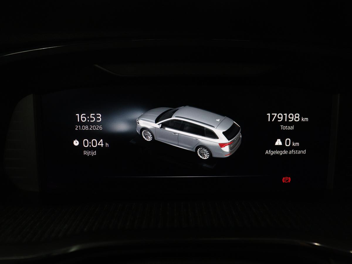 Škoda Octavia Skoda Octavia Combi 1.5 TSI First Edition | Stoelverwarming | Cruise control | Carplay | Sfeerverlichting | Camera | Parkassist | Climate control | Virtueel dashboard | Elektrische achterklep | 18″ velgen