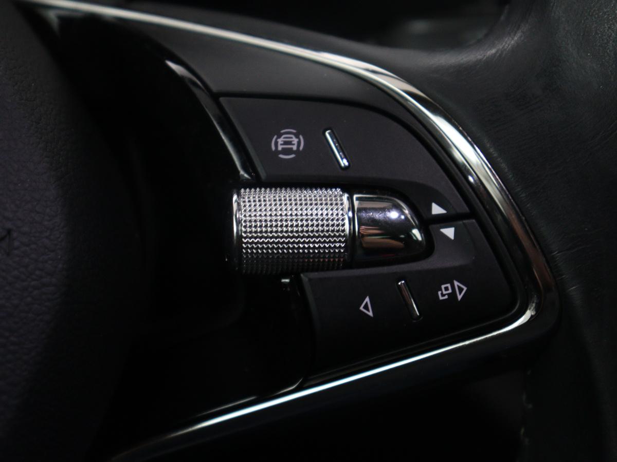 Škoda Octavia Skoda Octavia Combi 1.5 TSI First Edition | Stoelverwarming | Cruise control | Carplay | Sfeerverlichting | Camera | Parkassist | Climate control | Virtueel dashboard | Elektrische achterklep | 18″ velgen
