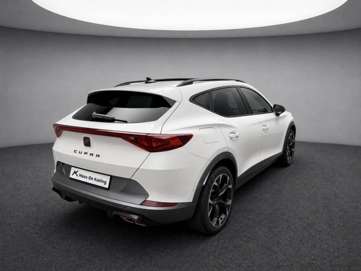 CUPRA Formentor CUPRA Formentor 1.4 245pk DSG e-Hybrid VZ Performance · Panoramadak · Camera · Trekhaak · Apple/Android Car Play · Navigatie · Stoelverwarming · 19” Inch ·