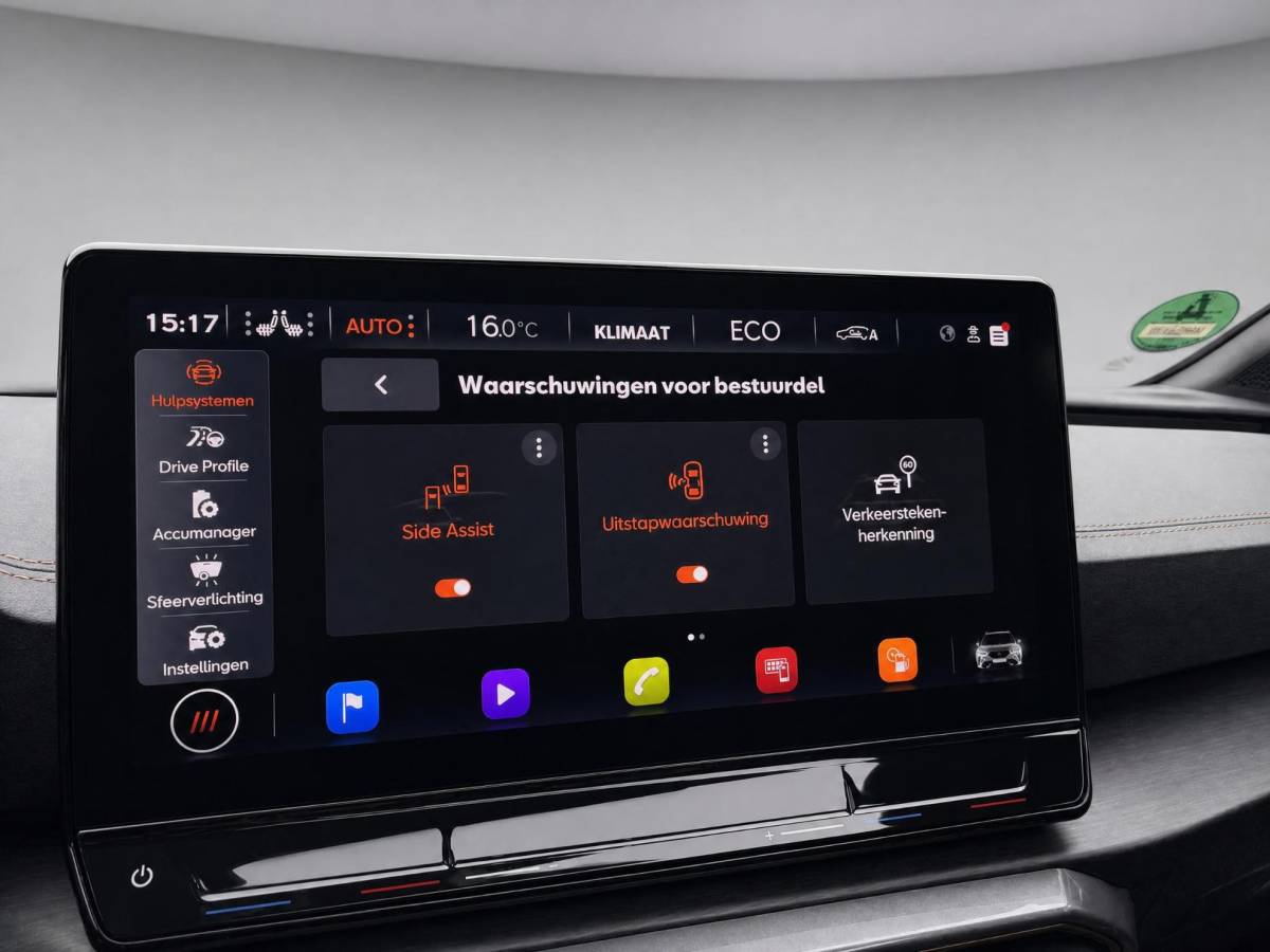 CUPRA Formentor CUPRA Formentor 1.4 245pk DSG e-Hybrid VZ Performance · Panoramadak · Camera · Trekhaak · Apple/Android Car Play · Navigatie · Stoelverwarming · 19” Inch ·