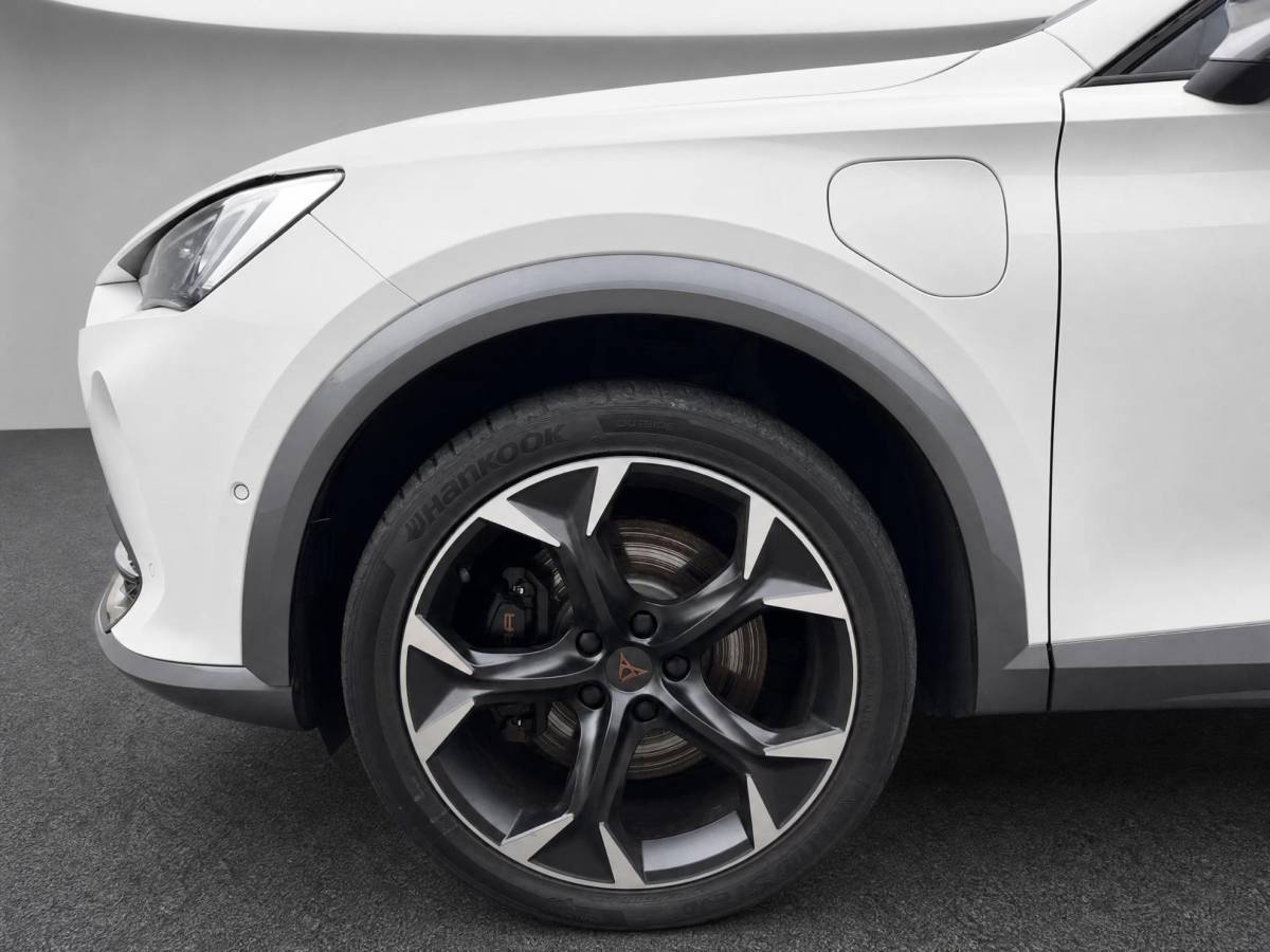 CUPRA Formentor CUPRA Formentor 1.4 245pk DSG e-Hybrid VZ Performance · Panoramadak · Camera · Trekhaak · Apple/Android Car Play · Navigatie · Stoelverwarming · 19” Inch ·