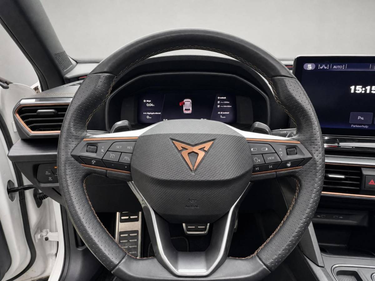 CUPRA Formentor CUPRA Formentor 1.4 245pk DSG e-Hybrid VZ Performance · Panoramadak · Camera · Trekhaak · Apple/Android Car Play · Navigatie · Stoelverwarming · 19” Inch ·