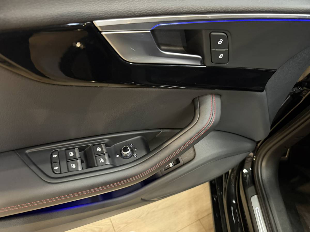 Audi A4 Audi A4 Avant 1.4 TFSI Sport S line black edition Airco ECC | Cruise Control | Navigatie | Sfeer | Stoel Verwarming |  Isofix | NAP