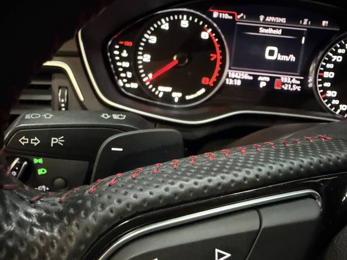 Audi A4 Audi A4 Avant 1.4 TFSI Sport S line black edition Airco ECC | Cruise Control | Navigatie | Sfeer | Stoel Verwarming |  Isofix | NAP