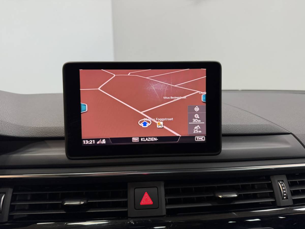 Audi A4 Audi A4 Avant 1.4 TFSI Sport S line black edition Airco ECC | Cruise Control | Navigatie | Sfeer | Stoel Verwarming |  Isofix | NAP