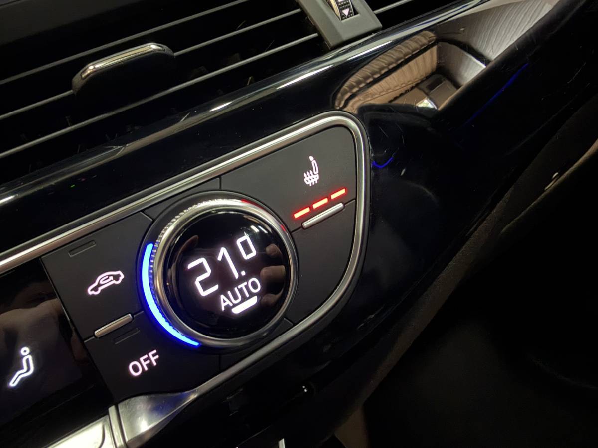 Audi A4 Audi A4 Avant 1.4 TFSI Sport S line black edition Airco ECC | Cruise Control | Navigatie | Sfeer | Stoel Verwarming |  Isofix | NAP