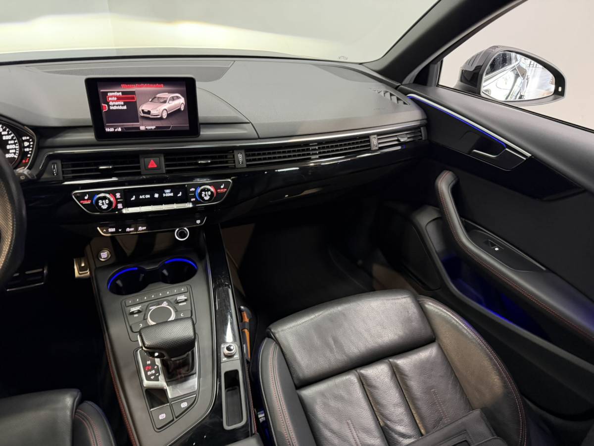 Audi A4 Audi A4 Avant 1.4 TFSI Sport S line black edition Airco ECC | Cruise Control | Navigatie | Sfeer | Stoel Verwarming |  Isofix | NAP