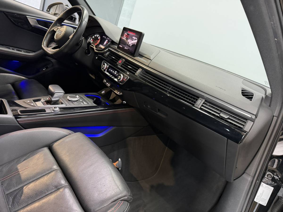 Audi A4 Audi A4 Avant 1.4 TFSI Sport S line black edition Airco ECC | Cruise Control | Navigatie | Sfeer | Stoel Verwarming |  Isofix | NAP