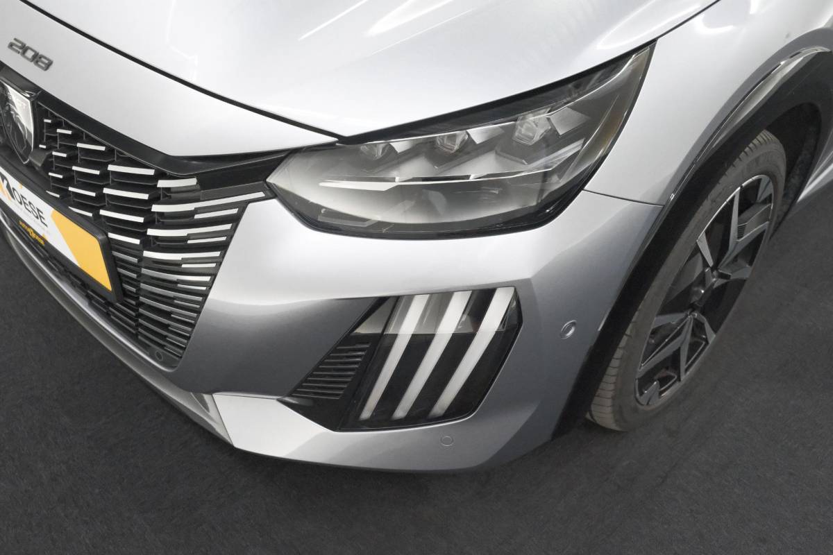 Peugeot e-208 Peugeot e-208 EV GT 54 kWh | 95,7% SOH | 11 KW Lader | 360 Camera | Alcantara Pakket | Navigatie