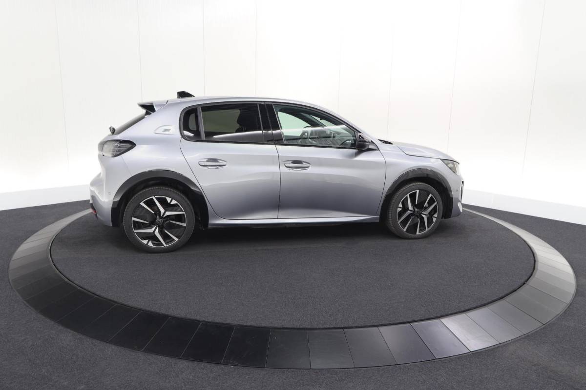 Peugeot e-208 Peugeot e-208 EV GT 54 kWh | 95,7% SOH | 11 KW Lader | 360 Camera | Alcantara Pakket | Navigatie