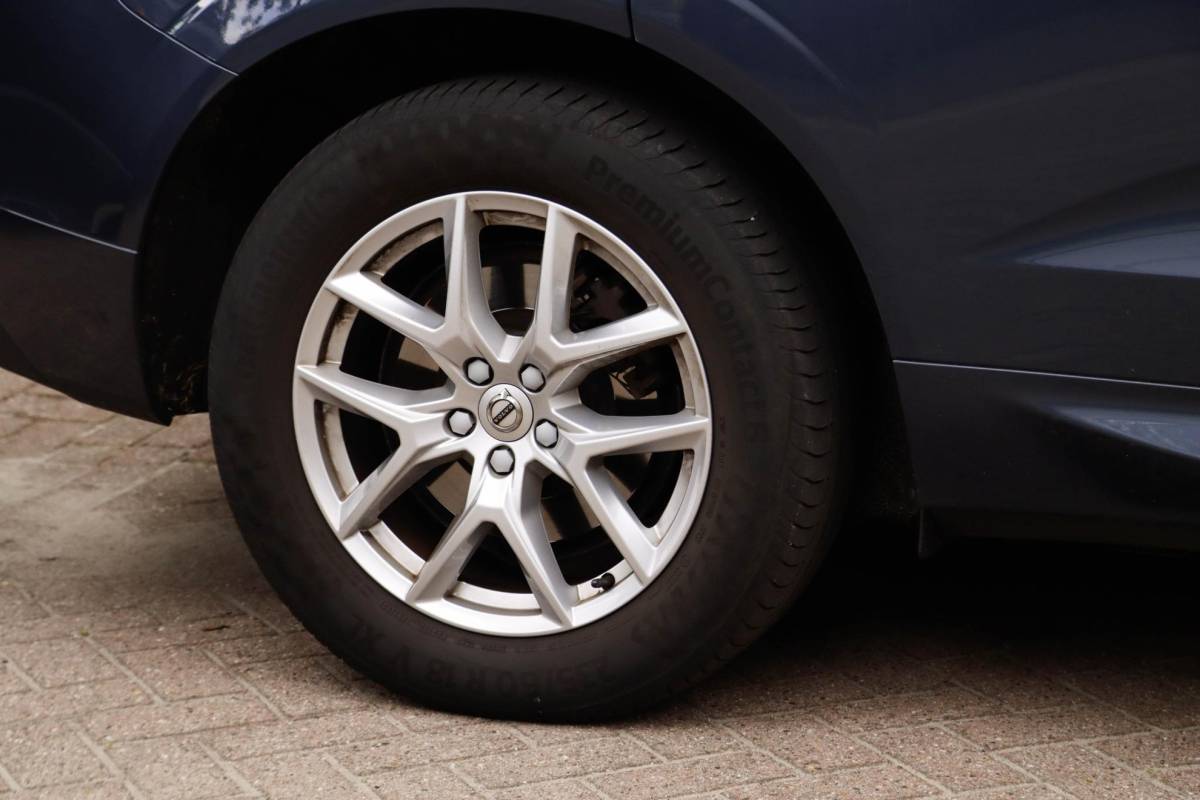 Volvo XC60 Volvo XC60 2.0 T5 AWD Momentum 250pk | Leder + Trekhaak