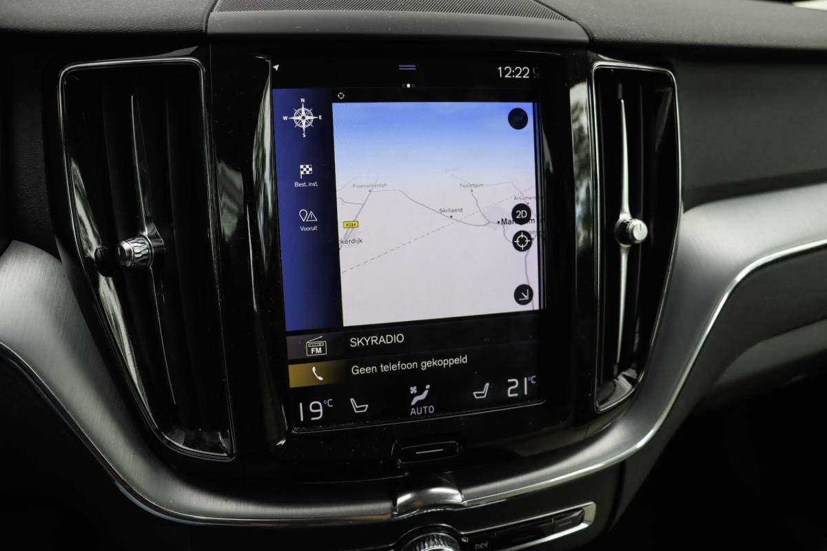 Volvo XC60 Volvo XC60 2.0 T5 AWD Momentum 250pk | Leder + Trekhaak