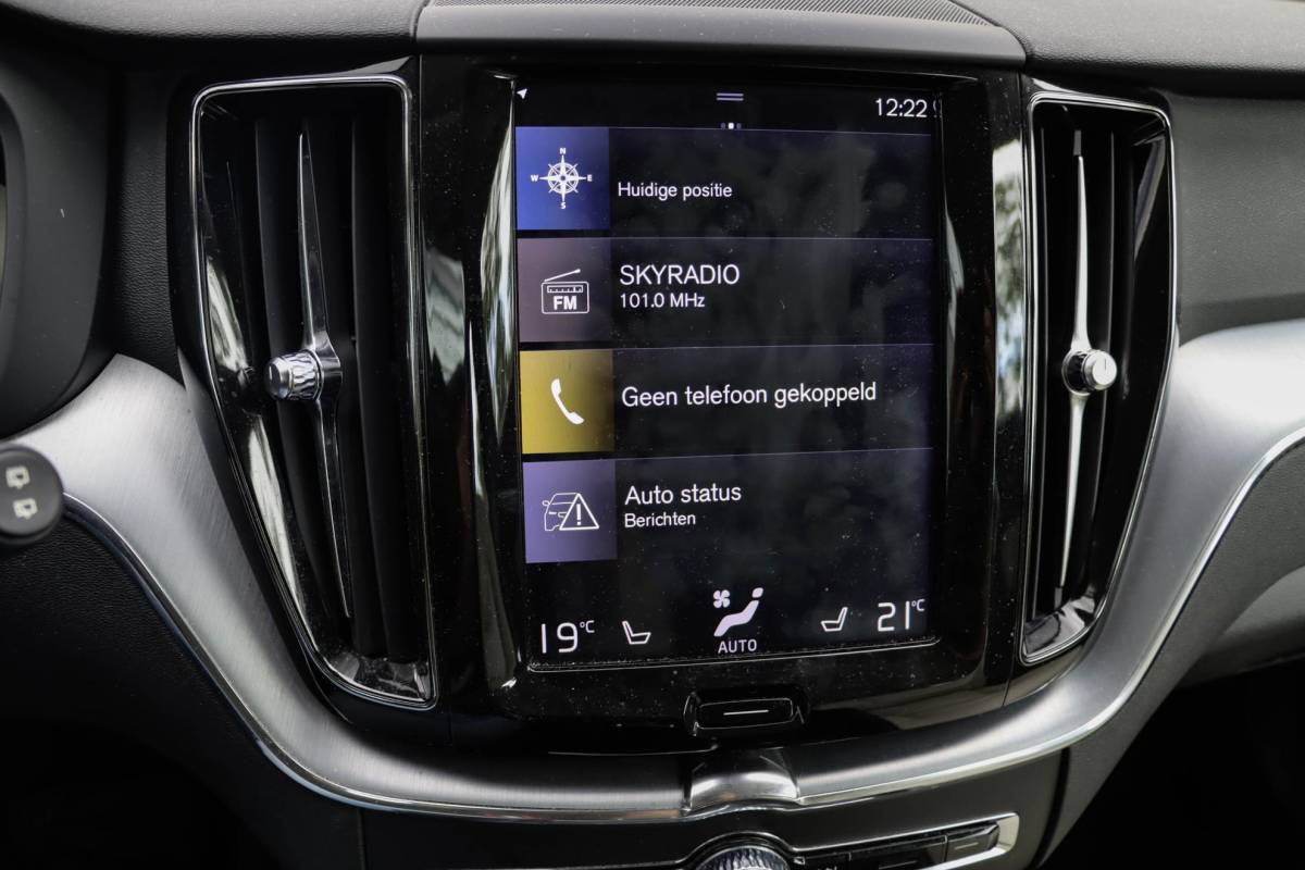 Volvo XC60 Volvo XC60 2.0 T5 AWD Momentum 250pk | Leder + Trekhaak