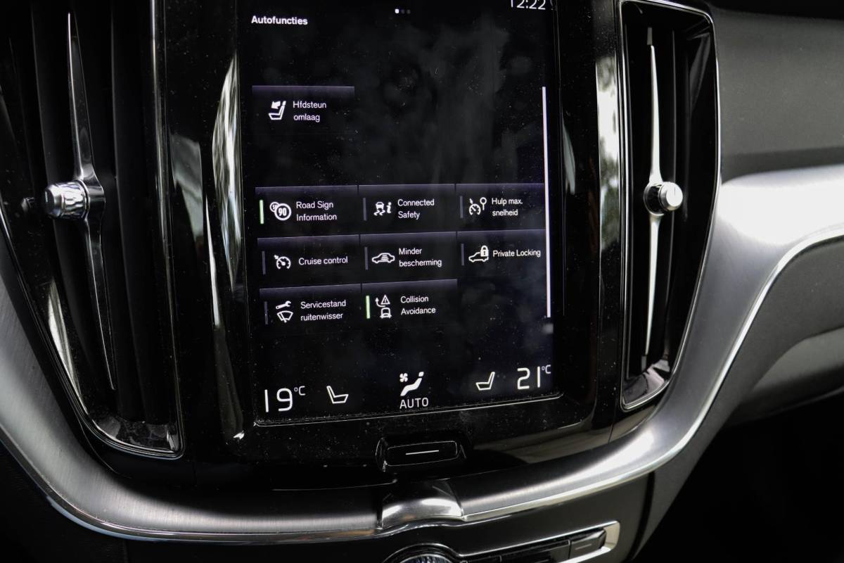 Volvo XC60 Volvo XC60 2.0 T5 AWD Momentum 250pk | Leder + Trekhaak