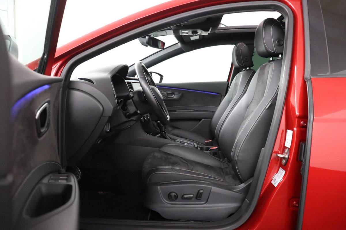 SEAT Leon SEAT Leon ST 2.0 TSI 4DRIVE CUPRA |PANO|300PK|