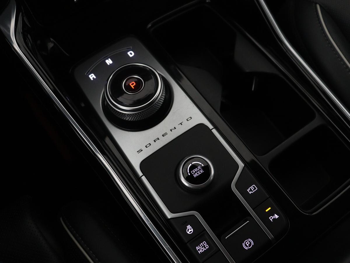 Kia Sorento Kia Sorento 1.6 T-GDI Hybrid 2WD ExecutiveLine 7p. | Leder | Stoelverwarming | Stoel ventilatie Adaptive cruise | Carplay | 360 camera | Park assist | Climate control | Achterbank verwarming | Trekhaak