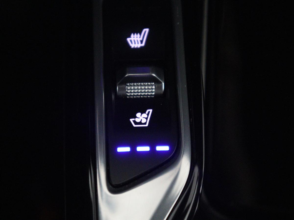 Kia Sorento Kia Sorento 1.6 T-GDI Hybrid 2WD ExecutiveLine 7p. | Leder | Stoelverwarming | Stoel ventilatie Adaptive cruise | Carplay | 360 camera | Park assist | Climate control | Achterbank verwarming | Trekhaak