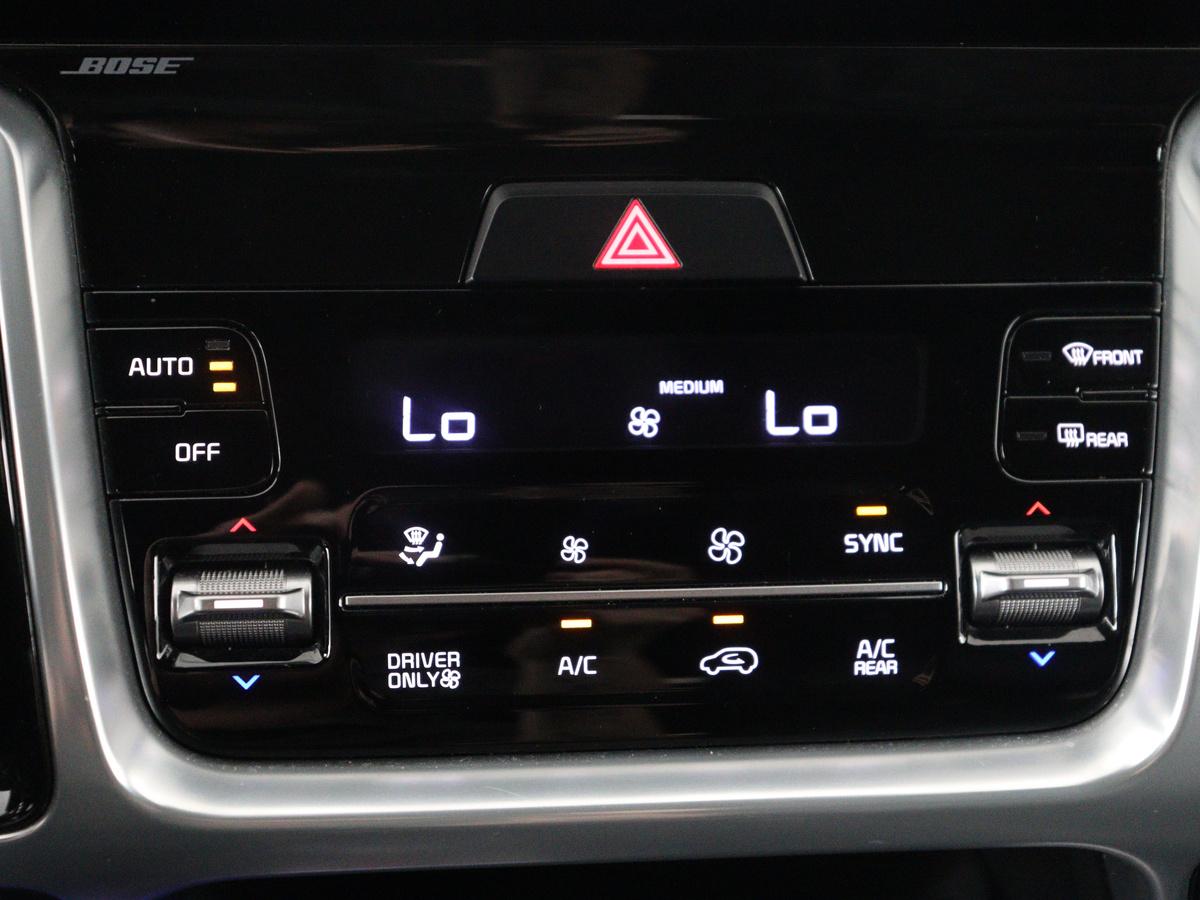 Kia Sorento Kia Sorento 1.6 T-GDI Hybrid 2WD ExecutiveLine 7p. | Leder | Stoelverwarming | Stoel ventilatie Adaptive cruise | Carplay | 360 camera | Park assist | Climate control | Achterbank verwarming | Trekhaak