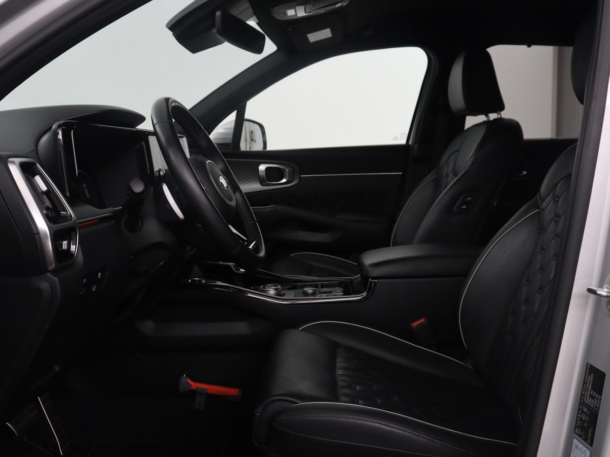 Kia Sorento Kia Sorento 1.6 T-GDI Hybrid 2WD ExecutiveLine 7p. | Leder | Stoelverwarming | Stoel ventilatie Adaptive cruise | Carplay | 360 camera | Park assist | Climate control | Achterbank verwarming | Trekhaak