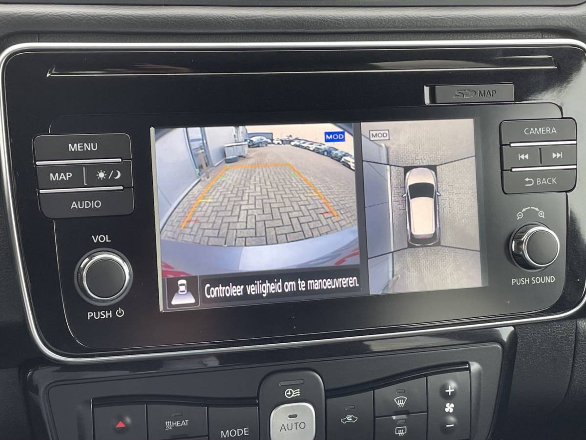 Nissan Leaf Nissan LEAF Tekna 40 kWh SOH 84,78% Navigatie, Adaptive Cruise Control, Climate Control, 360 Camera, Stoelverwarming